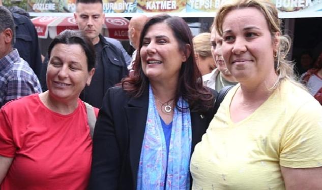 Aydın Büyükşehir Belediye Başkanı Özlem Çerçioğlu, Germencik Pazarı’nda vatandaşlarla bir araya geldi