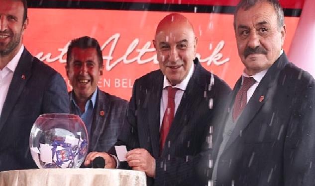 Keçiören’de Kafkaslar Kapalı Spor Salonu’nun Temelleri Atıldı