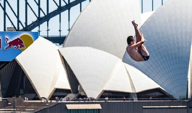 ‘Red Bull Cliff Diving’ Dünya Serisi Boston’da Başlıyor