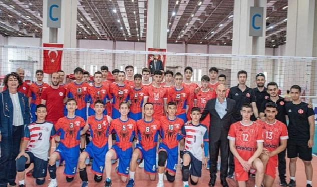 Voleybol Altyapılar Türkiye Şampiyonası İzmir’de sürüyor Başkan Soyer: Her yıl ev sahipliği yapabiliriz