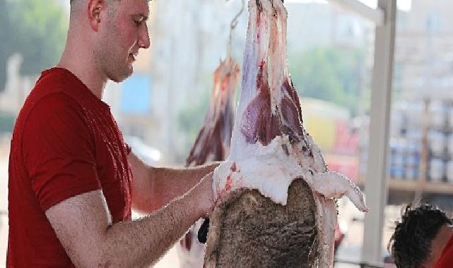 Antalya Büyükşehir Belediyesi, bu yıl da Kurban Bayramı nedeniyle ücretsiz kurban kesim hizmeti verecek.