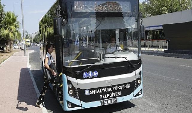 Antalya Büyükşehir Belediyesi’ne ait resmi plakalı toplu ulaşım araçları ve hafif raylı sistem araçları 4 günlük bayram tatilinde toplu ulaşımda ücretsiz yolcu taşıyacak.