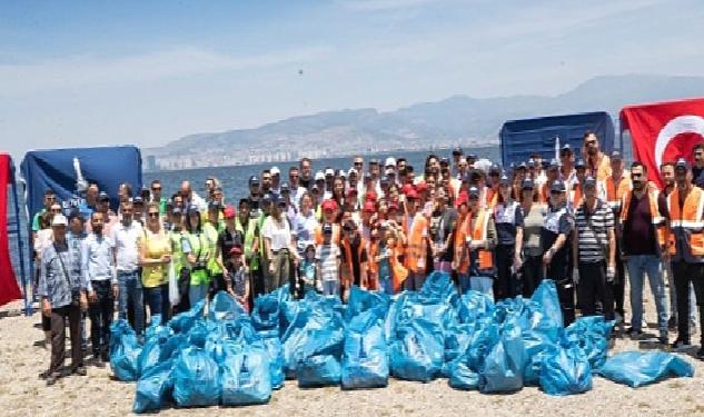 Başkan Soyer daha temiz bir İzmir için çocuklar ve gönüllülerle atık topladı “Doğamıza sahip çıkmak, farkındalık yaratmak için bu çalışmayı yapıyoruz”