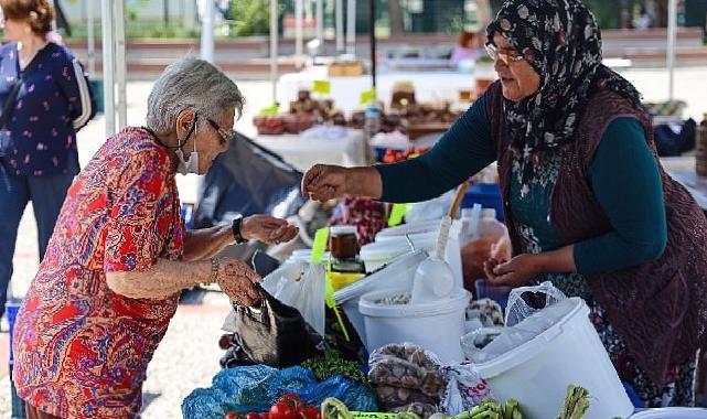 Karşıyaka’da atalık tohumların mahsulleri tezgahları süsledi