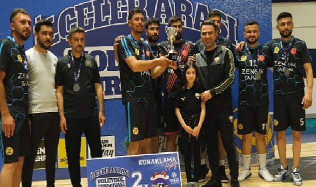 Konya Büyükşehir’in İlçeler Arası Voleybol Turnuvası’nda Şampiyon Çumra Oldu