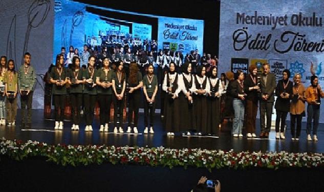 Konya Büyükşehir’in Yarışmalarında Dereceye Giren Öğrenciler Ödüllerini Aldı