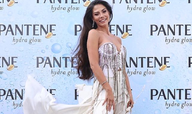 Pantene ve Demet Özdemir Hydra Glow ile Yaza Merhaba Dedi!