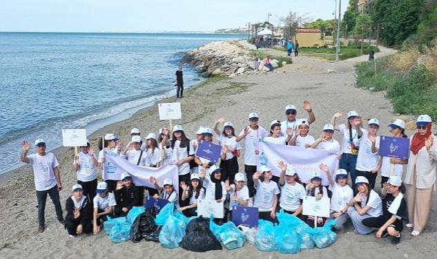 Silivrili Öğrenciler Marmara Denizi’nde Kıyı Temizliği Yaptı