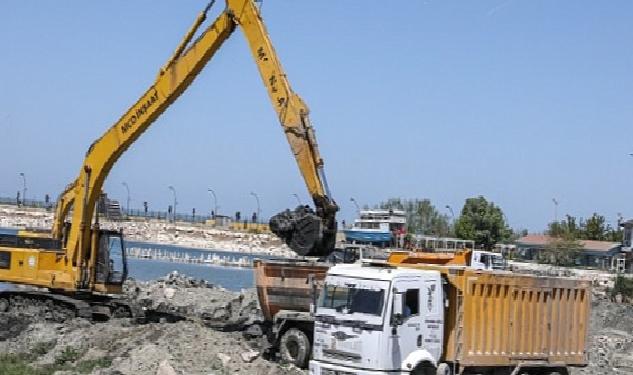 Vali Ozan Balcı Çevre Gününde Dip Çamuru Çıkarma Çalışmalarını İnceledi