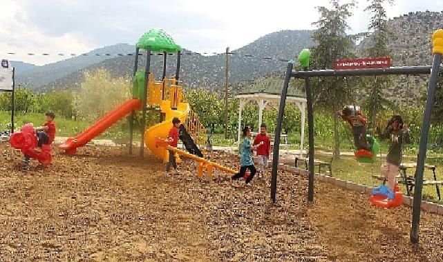 Antalya Büyükşehir ilçelerde çocuklar için oyun parkı yaptı