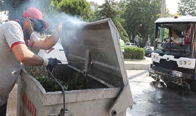 Bayraklı’nın sokaklarında yaz temizliği