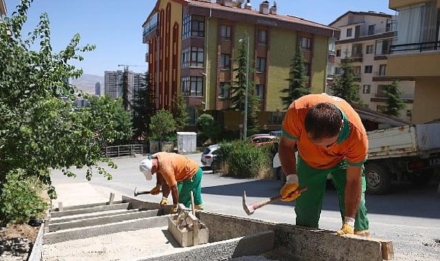 Çankaya’da merdivenli yol yapımı sürüyor 