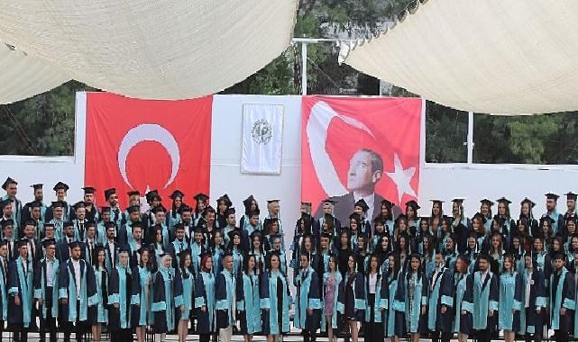 EÜ Eczacılık Fakültesi yeni dönem için öğrencilerini bekliyor