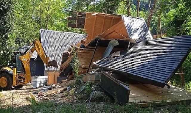 Kartepe’de Kaçak bungalov yapılar yıkıldı 