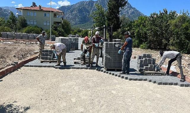 Kemer’de yol ve kaldırım çalışmaları