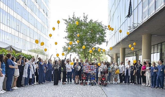 Koç Üniversitesi Hastanesi Çocukluk Çağı Kanserleri Farkındalığı için Jim Clarahan’ı Ağırladı