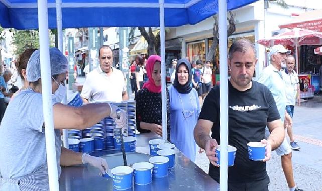 Antalya Büyükşehir aşure ikramına devam ediyor