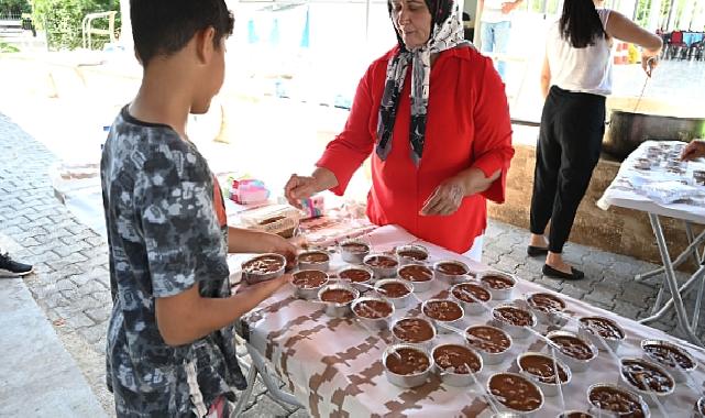 Çamyuva’da vatandaşlara aşure ikramı