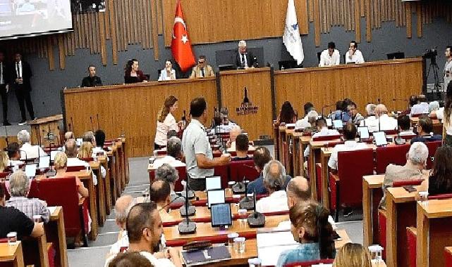 İzmir Büyükşehir Meclisi’nden Başkan Soyer’e yetki