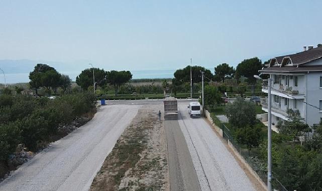 İznik Belediyesi’nden Yollara Sathi Kaplama Çalışması