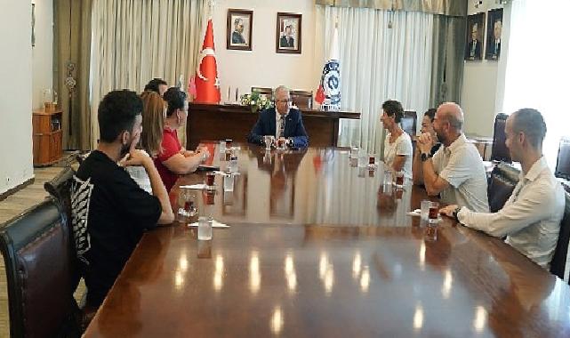 Rektör Budak, ‘Zafer Yürüyüşü’ne katılan Egeli Ekibi ağırladı