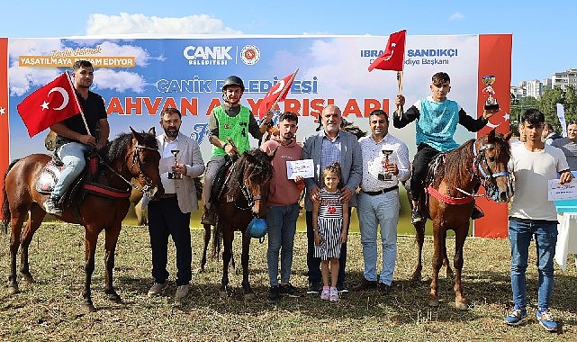 Canik Atları Dört Nala Koştu