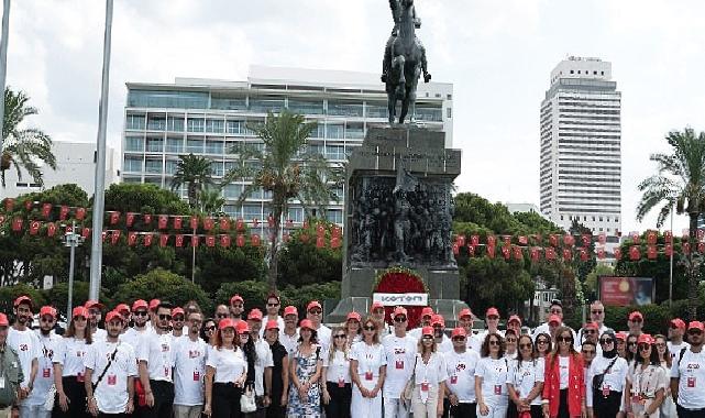 Cumhuriyetimizin 100.yılında, Koton Cumhuriyet Gönüllüleri İzmir’in Kurtuluşu’nun yıldönümünde İzmir’deydi!