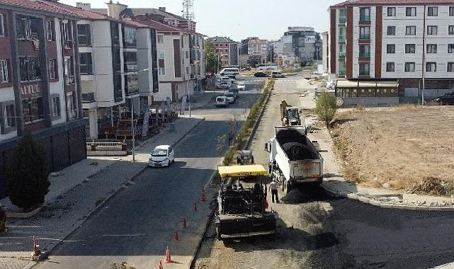 Ekipler Yol ve Kaldırım Çalışmalarını Sürdürüyor