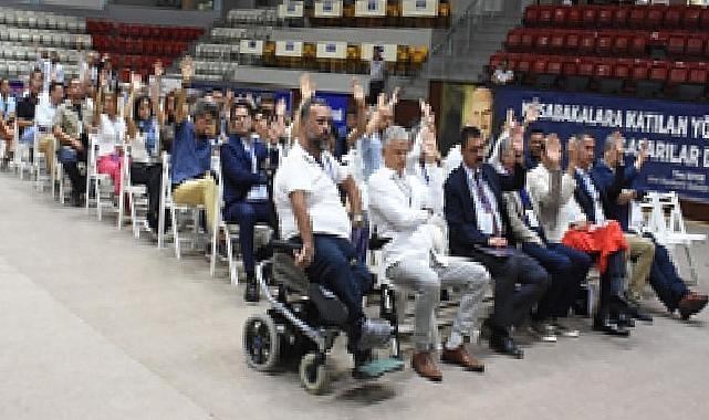 İzmir Büyükşehir Belediyesi Gençlik ve Spor Kulübü’nde Bayrak Değişimi