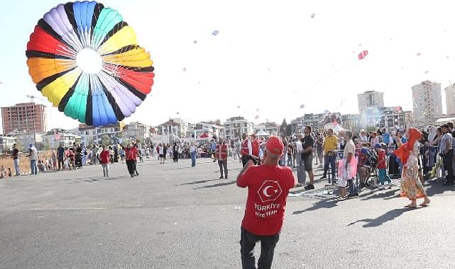 Küçükçekmece’deki Uçurtma Şenliği’nde 7’den 70’e Eğlence