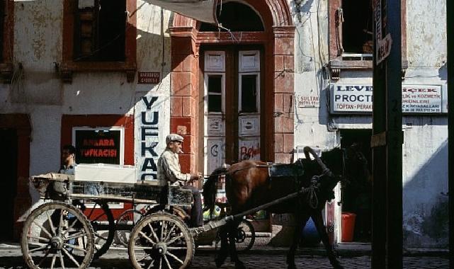 ARA GÜLER ARŞİVİNDEN AYVALIK FOTOĞRAFLARI GÜN YÜZÜNE ÇIKIYOR