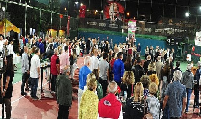 Balçova Cumhuriyet Tenis Turnuvası Öğrencilere Burs Oldu