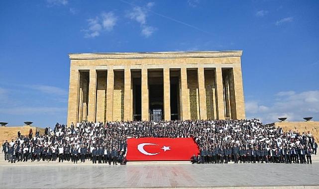 Betek Boya Anıtkabir’de Ata’nın huzuruna çıktı