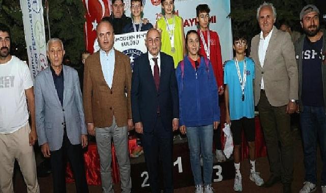 Cumhuriyetin 100. Yılına Özel Laser Run Yarışları Atatürk Botanik Bahçesi’nde düzenlendi