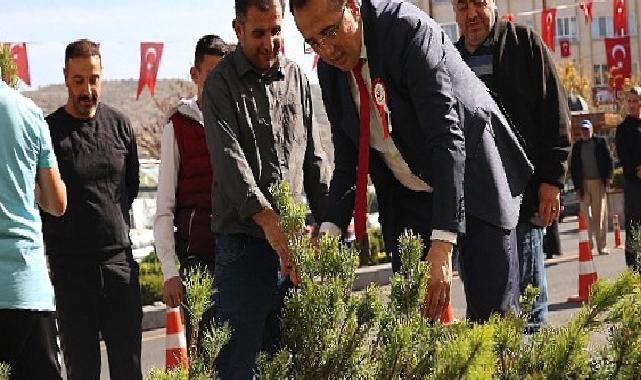 Cumhuriyet’in 100. Yılında 100 bin fidan dağıtıldı