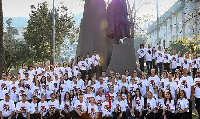 Cumhuriyetin 100. Yılında Mudanya’da 100 Kişi ile Zeybek