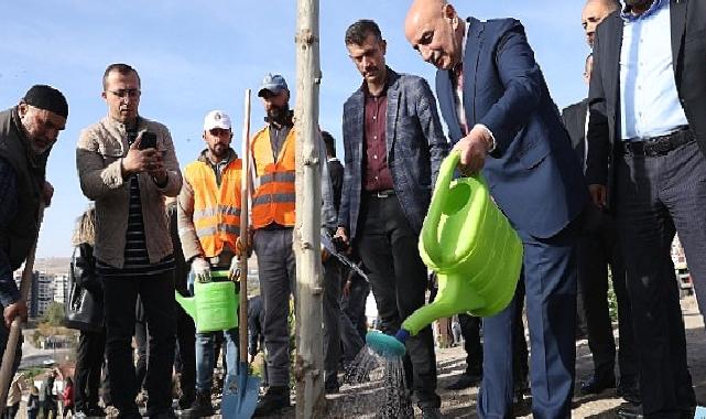 Cumhuriyet’in 100.yılına özel 100 bininci fidan toprakla buluşturuldu