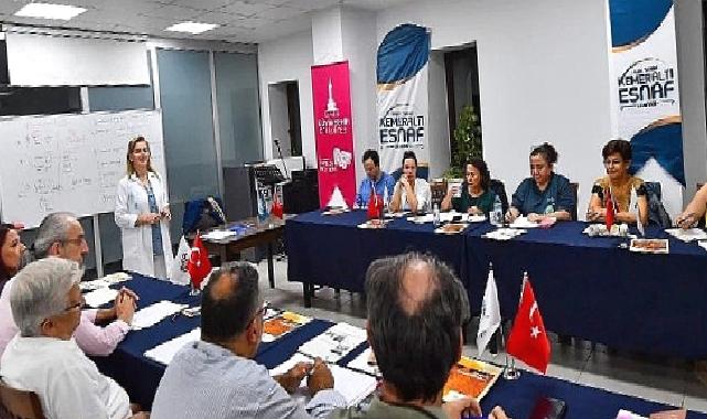 İzmir Büyükşehir Belediyesi’nden Kemeraltı esnafına İngilizce eğitimi