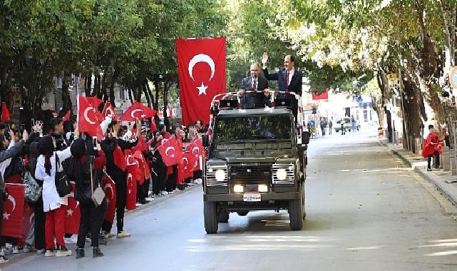 Konya Büyükşehir Konya’nın Caddelerini Şanlı Bayrağımızla Donattı