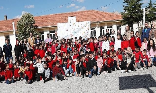 Nevşehir belediyesi: Gönüllüler çocuklarla birlikte okullarda cumhuriyetin 100.yılını kutladı