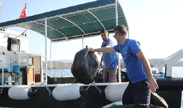 Büyükşehir Gökova Körfezi’nden Günlük 3 Bin 420 Kg. Çöp Topladı