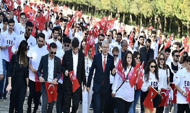 Ege Üniversitesi Heyeti, Cumhuriyetin 100 Yılında Atatürk’ün huzurunda