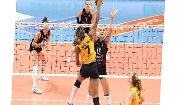 Namağlup lider VakıfBank’tan bir galibiyet daha