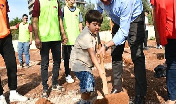 Yenişehir Belediyesi kente yeşil alanlar kazandırmaya devam ediyor