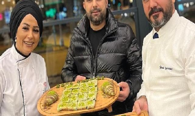 Masterchef şampiyonu Esra Tokelli, Katmerci Dayı’da katmer yaptı