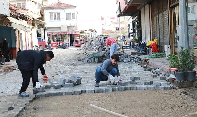 Burhaniye’de Yol İyileştirme Çalışmaları Devam Ediyor