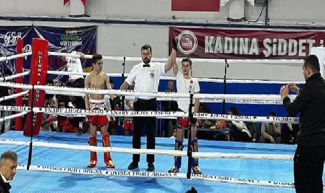 Kemer Belediyesi kick boks sporcuları 5 madalya ile döndü