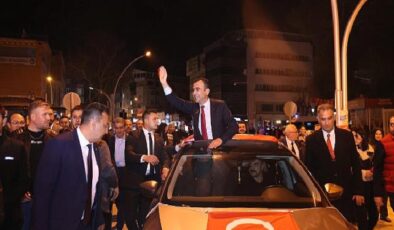 31 Mart Yerel Seçimlerde tekrar aday olan Belediye Başkanı Savaş Kalaycı, Karaman halkının büyük desteği ile ve büyük bir oy farkıyla yeniden Belediye Başkanı seçildi