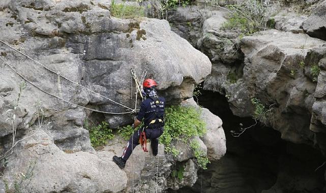 Antalya Büyükşehir’in kahraman itfaiyecileri eğitimde