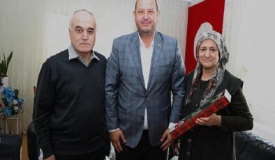 Menderes Belediye Başkanı İlkay Çiçek Anneler Günü’nde şehit anneleri ile huzurevinde yaşayan anneleri unutmadı